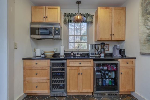 21 Gould Hill Road, Hopkinton, NH 03229