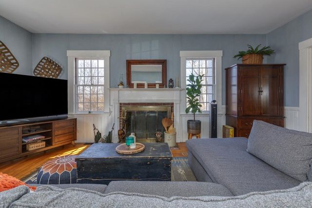 21 Gould Hill Road, Hopkinton, NH 03229