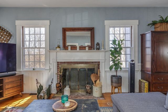 21 Gould Hill Road, Hopkinton, NH 03229