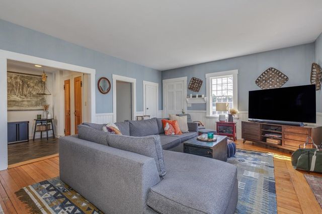 21 Gould Hill Road, Hopkinton, NH 03229