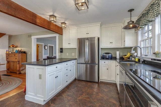 21 Gould Hill Road, Hopkinton, NH 03229