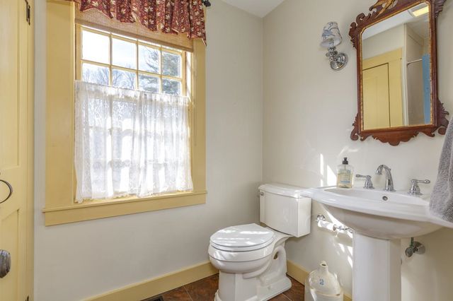 21 Gould Hill Road, Hopkinton, NH 03229