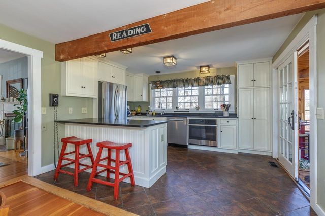 21 Gould Hill Road, Hopkinton, NH 03229