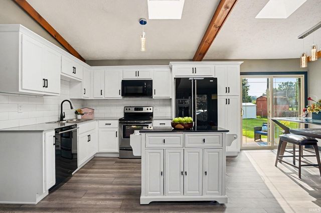 55944 Buckeye Road, Mishawaka, IN 46545