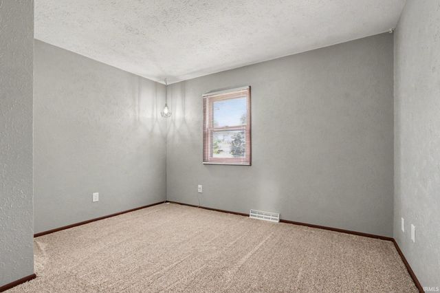 55944 Buckeye Road, Mishawaka, IN 46545