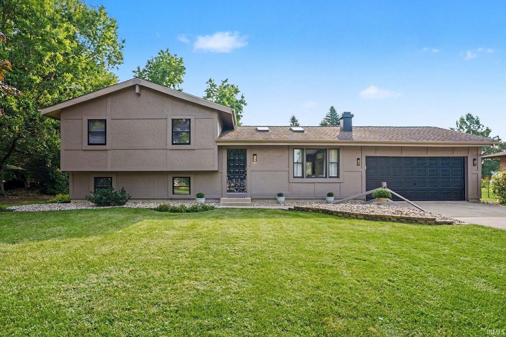 55944 Buckeye Road, Mishawaka, IN 46545