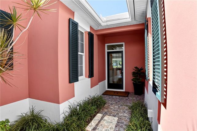 1380 Saint Catherines Circle, Vero Beach, FL 32967