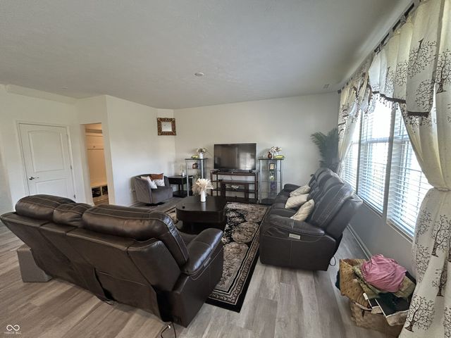 4557 Timberline Trail, Whitestown, IN 46075