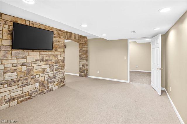 632 Sovereign Lane, Medina, OH 44256