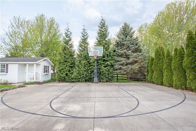 632 Sovereign Lane, Medina, OH 44256