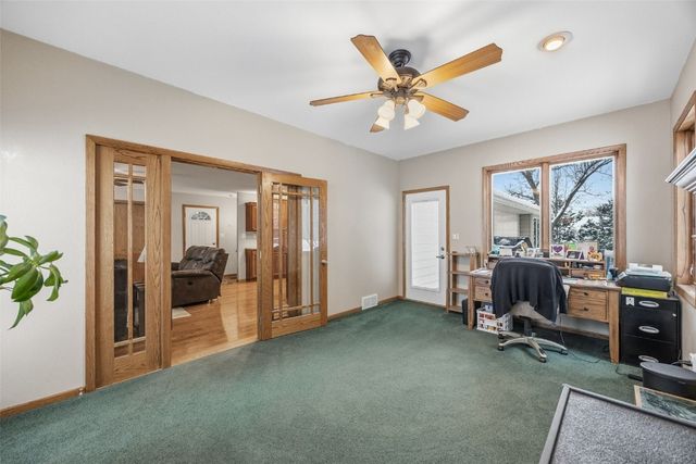 3800 Antelope Trail NE, Cedar Rapids, IA 52402