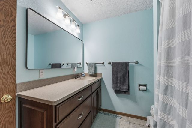 3800 Antelope Trail NE, Cedar Rapids, IA 52402