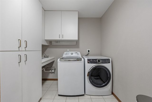 3800 Antelope Trail NE, Cedar Rapids, IA 52402