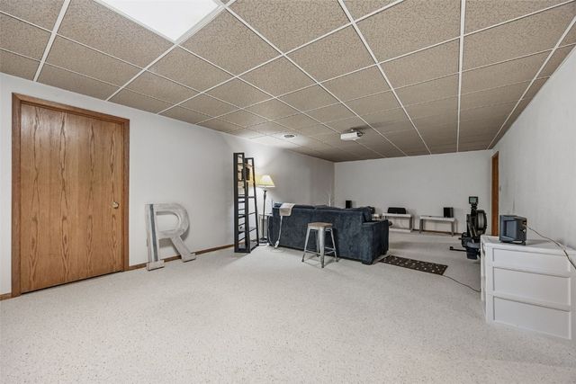 3800 Antelope Trail NE, Cedar Rapids, IA 52402