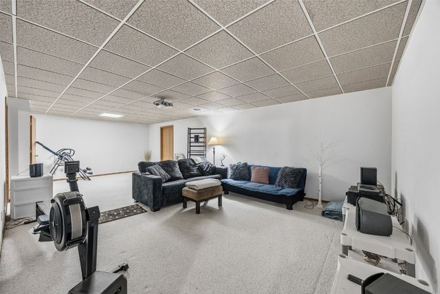 3800 Antelope Trail NE, Cedar Rapids, IA 52402