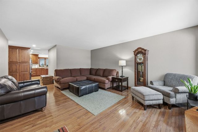 3800 Antelope Trail NE, Cedar Rapids, IA 52402