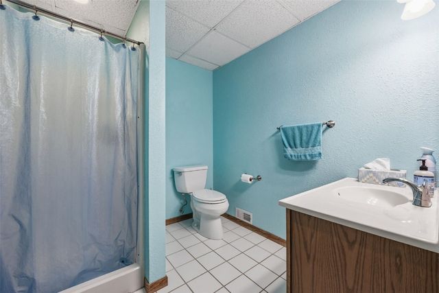 3800 Antelope Trail NE, Cedar Rapids, IA 52402