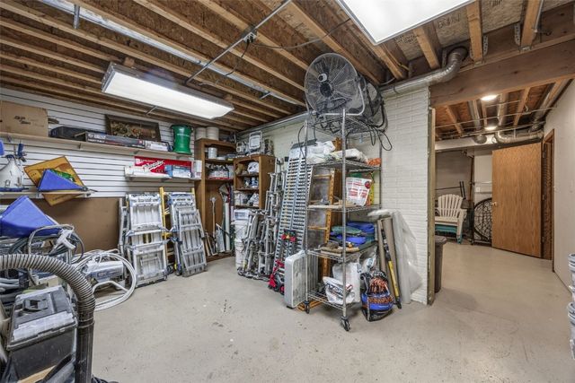 3800 Antelope Trail NE, Cedar Rapids, IA 52402