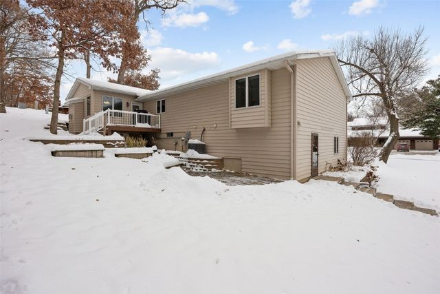 3800 Antelope Trail NE, Cedar Rapids, IA 52402