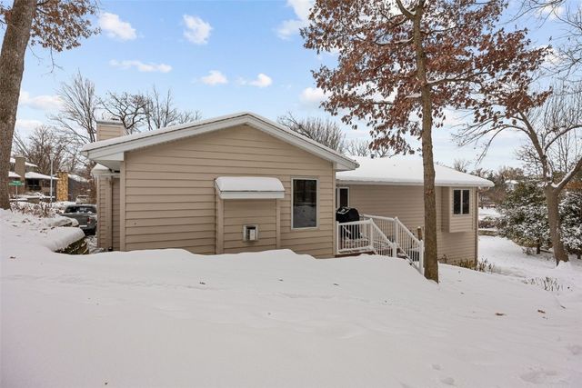 3800 Antelope Trail NE, Cedar Rapids, IA 52402