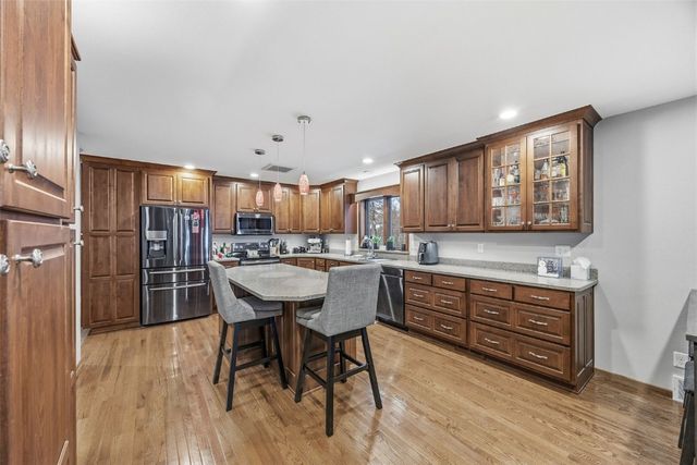 3800 Antelope Trail NE, Cedar Rapids, IA 52402