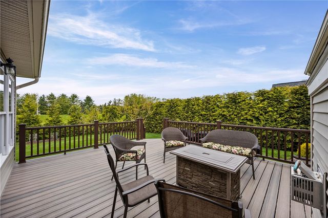 607 Pine Lakes, Webster, NY 14580