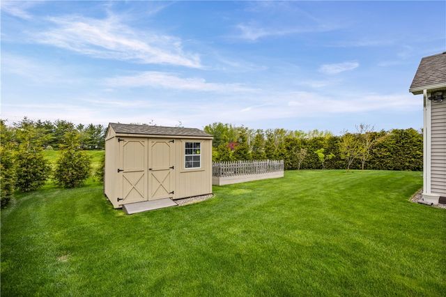 607 Pine Lakes, Webster, NY 14580