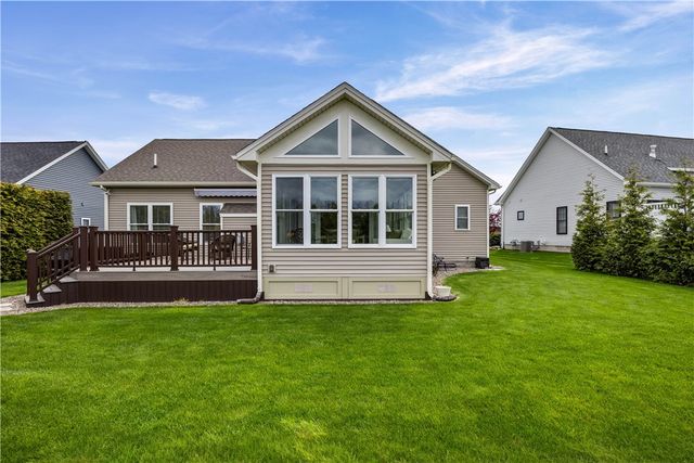 607 Pine Lakes, Webster, NY 14580
