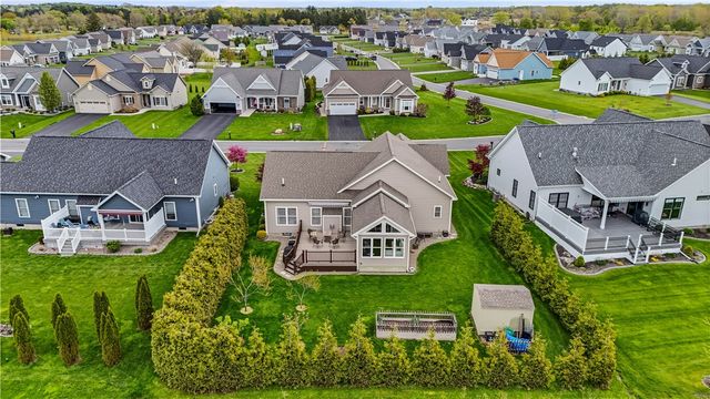 607 Pine Lakes, Webster, NY 14580