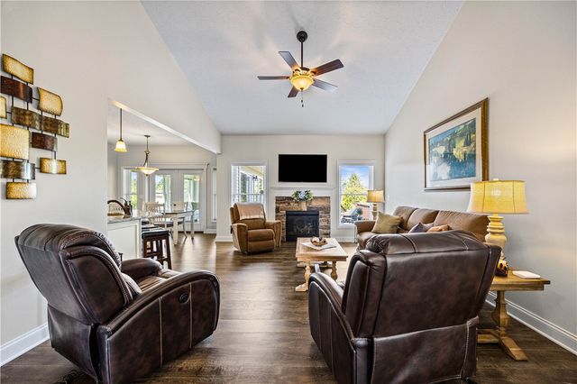 607 Pine Lakes, Webster, NY 14580
