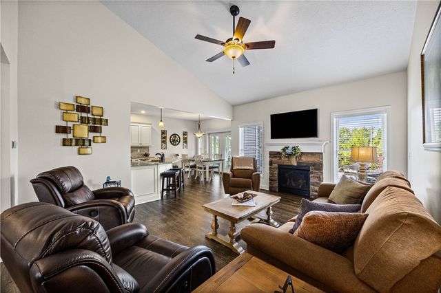 607 Pine Lakes, Webster, NY 14580