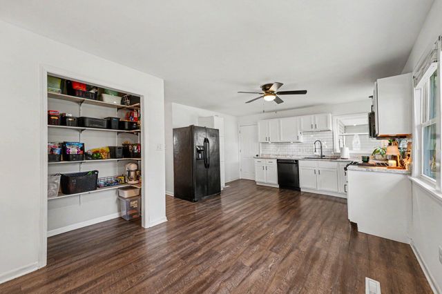 835 N Indiana Street, Griffith, IN 46319