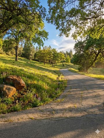 1285 Cosens Ln, Placerville, CA 95667