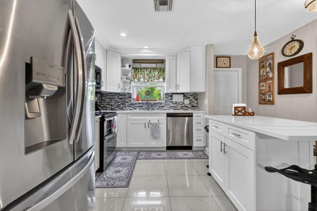 5780 Fernley Drive W113, West Palm Beach, FL 33415