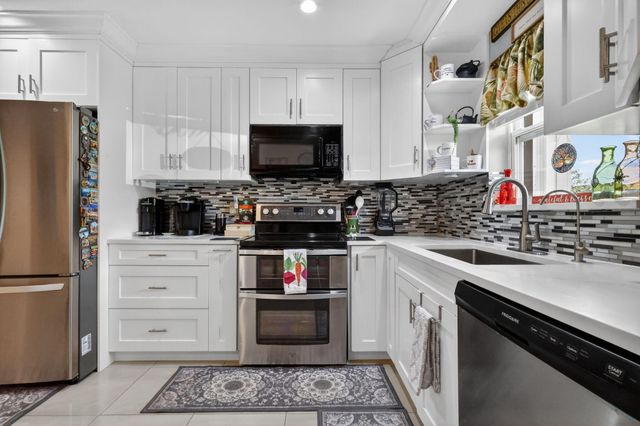 5780 Fernley Drive W113, West Palm Beach, FL 33415