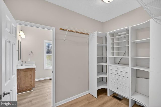 293 PENNY ANN LN, Strasburg, VA 22657