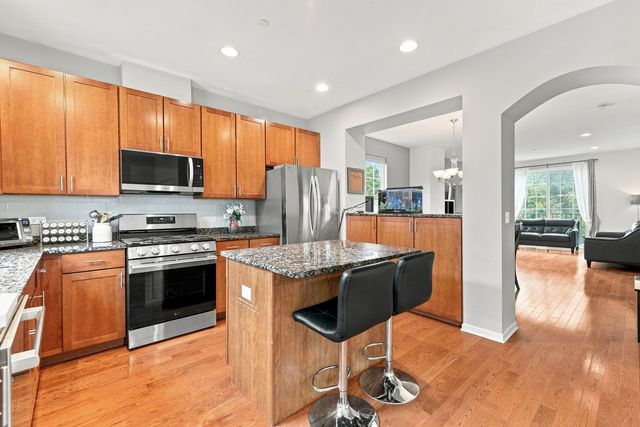 1208 Harding Avenue, Des Plaines, IL 60016