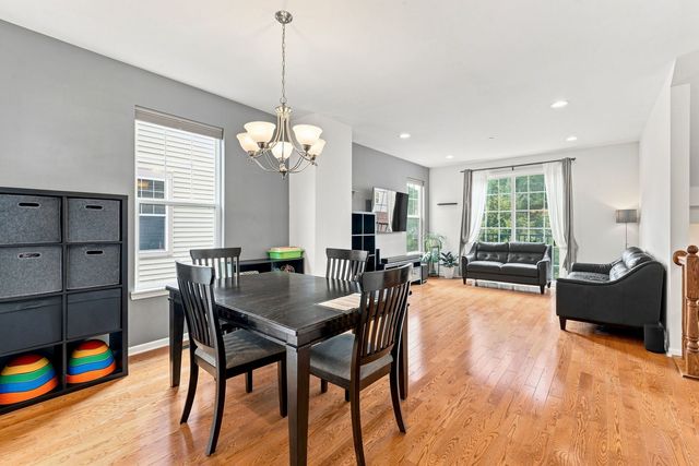 1208 Harding Avenue, Des Plaines, IL 60016