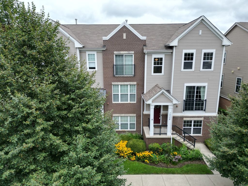 1208 Harding Avenue, Des Plaines, IL 60016
