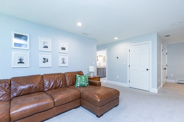 2 Amherst Rd, Andover, MA 01810