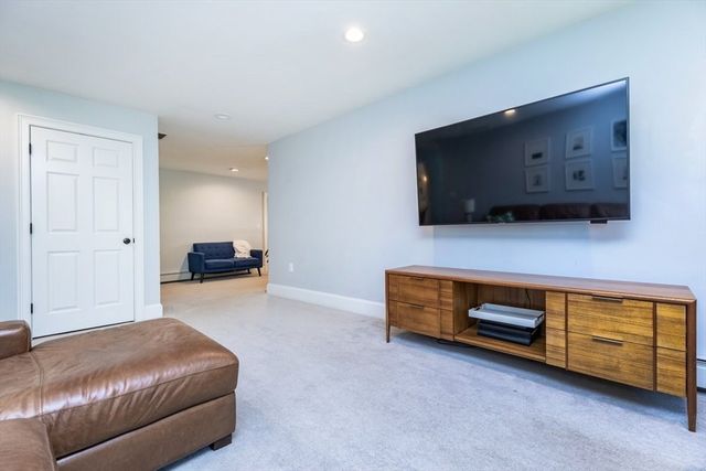 2 Amherst Rd, Andover, MA 01810