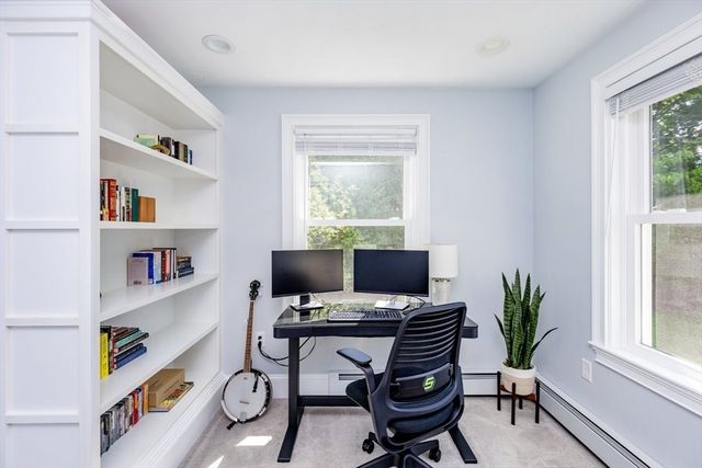 2 Amherst Rd, Andover, MA 01810