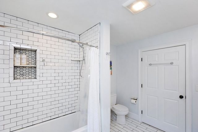 2 Amherst Rd, Andover, MA 01810