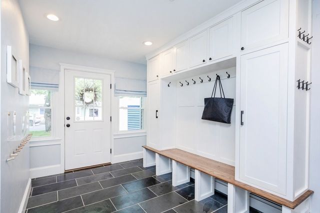 2 Amherst Rd, Andover, MA 01810