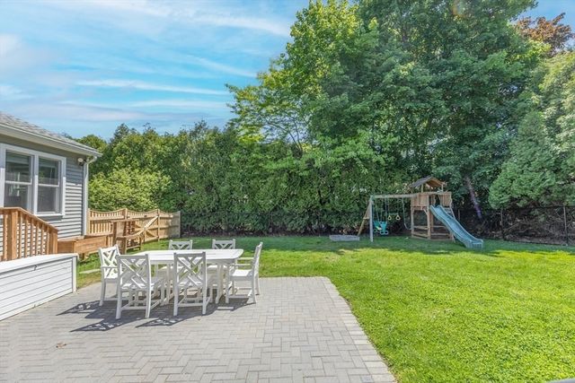 2 Amherst Rd, Andover, MA 01810