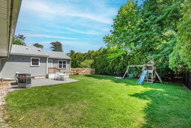 2 Amherst Rd, Andover, MA 01810