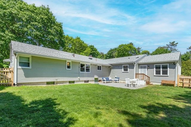 2 Amherst Rd, Andover, MA 01810