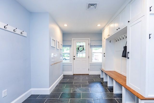 2 Amherst Rd, Andover, MA 01810