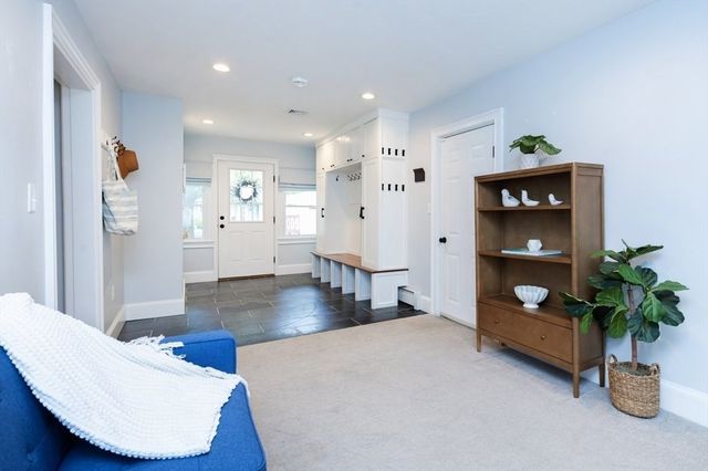 2 Amherst Rd, Andover, MA 01810