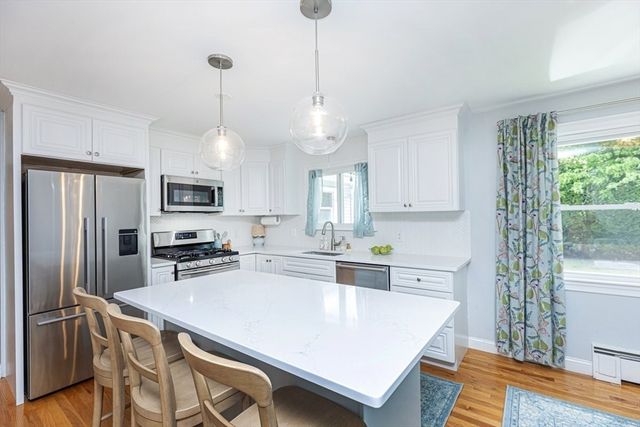 2 Amherst Rd, Andover, MA 01810